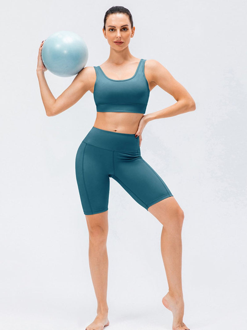 Scoop Neck Padded Sports Bra