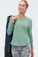 Breathable Raglan Sleeve Side Slit Yoga Top